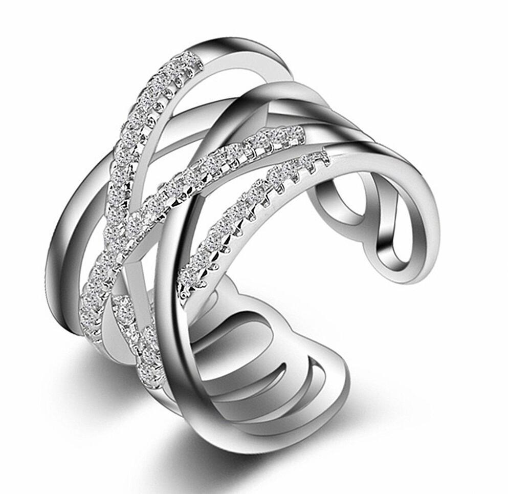 Bague ligne féminine en queue de diamant