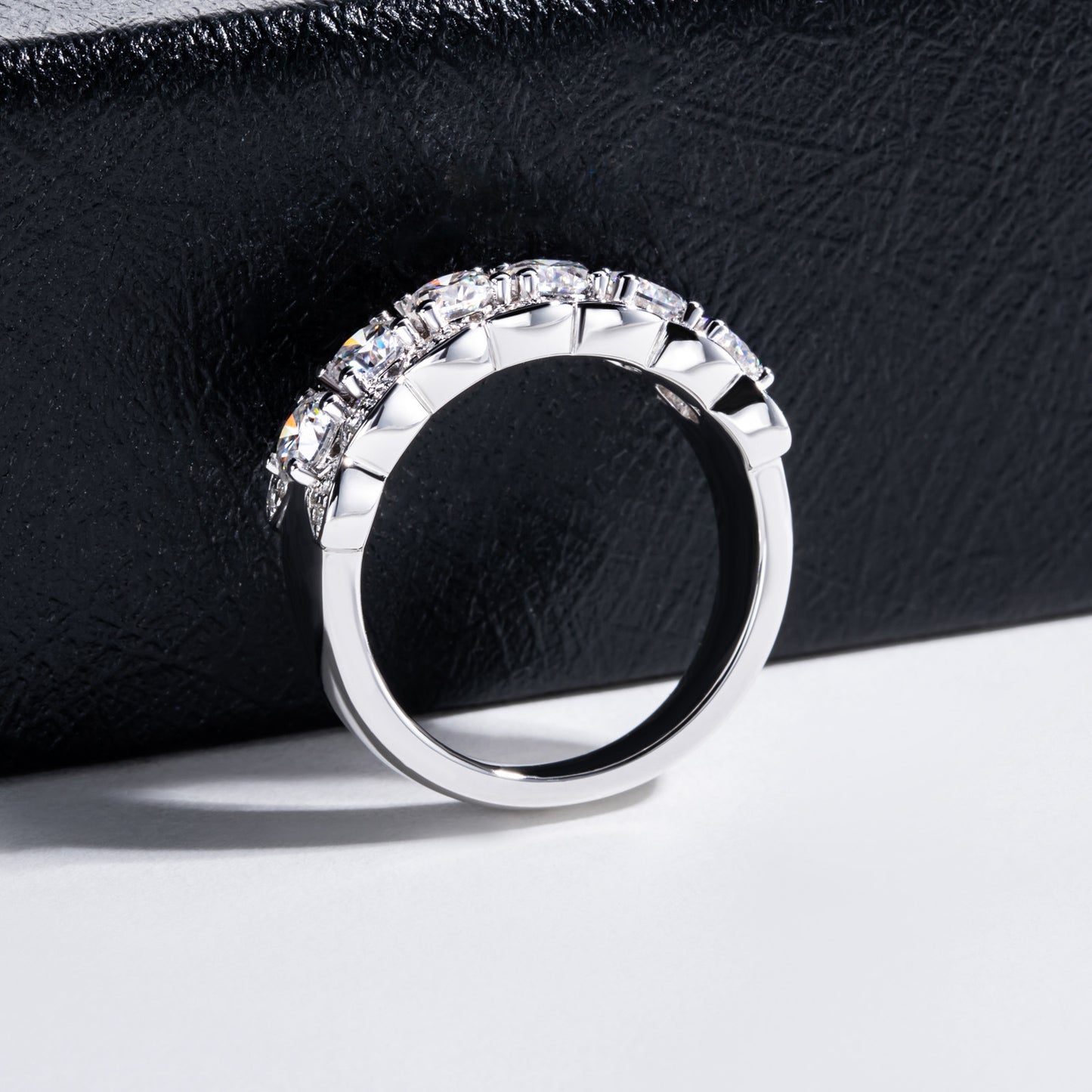 Bague plaquée argent 925 en or 18 carats Pleine Moissanite Bague fermée en diamant complet